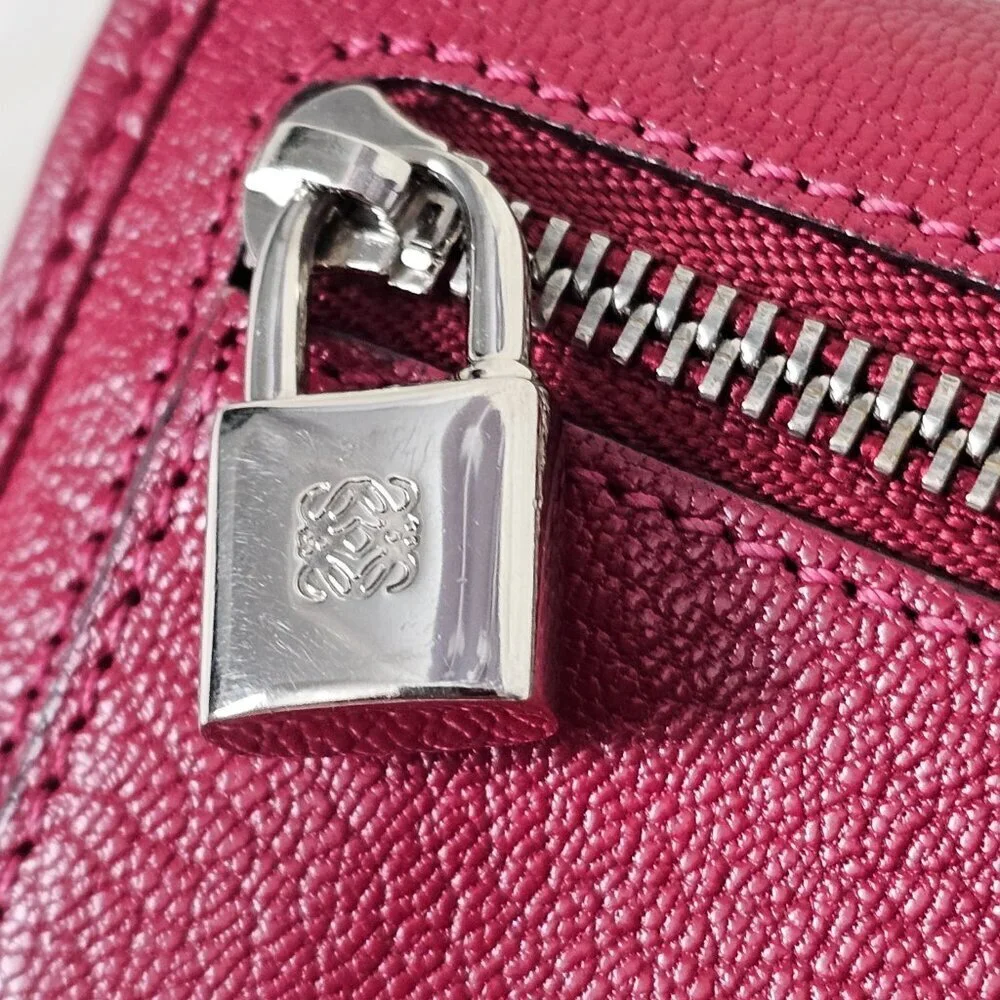 Loewe Pebble Leather Flap Snap Long Red Berry Bi-fold Clutch Continental Wallet